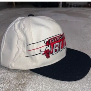 Vintage Sports Specialties Chicago Bulls Snapback Cream Black Green Underbrim